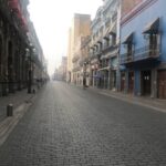 ¡Qué ternura! Muñeco de Bernie Sanders SALVA a LATINA que se quedó sin trabajo