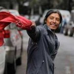 Ejército entrega ayuda humanitaria en Santa Cruz Ozolotepec; traslada a embarazada a hospital