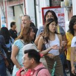 Precio del dólar abre a la baja en 17.79 pesos al mayoreo