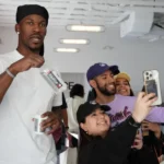 Encienden por primera vez un árbol navideño en Coyotepec