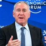 La disputa entre Poncho de Nigris y Karely Ruiz escala ¡Ya incluye advertencias legales!